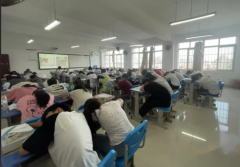 为学生提供探索与调整的缓冲带既回应了